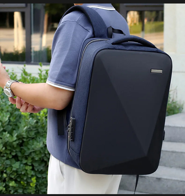 Mochila Executiva Romenzi RZ067 - Notebook 15`, Impermeável, Porta USB e Trava TSA