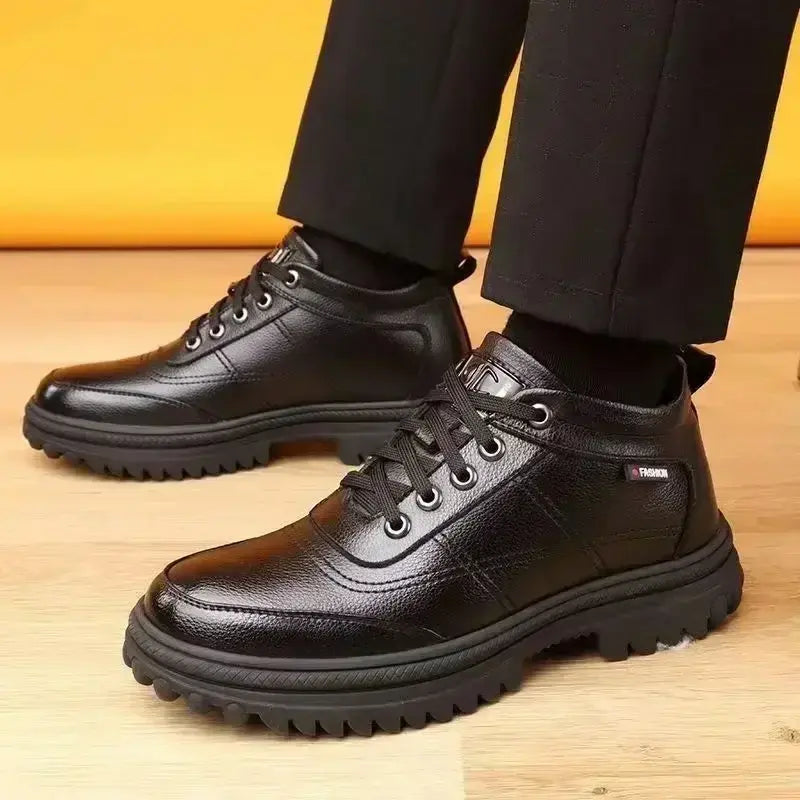 Bota Masculina de Couro Acolchoada