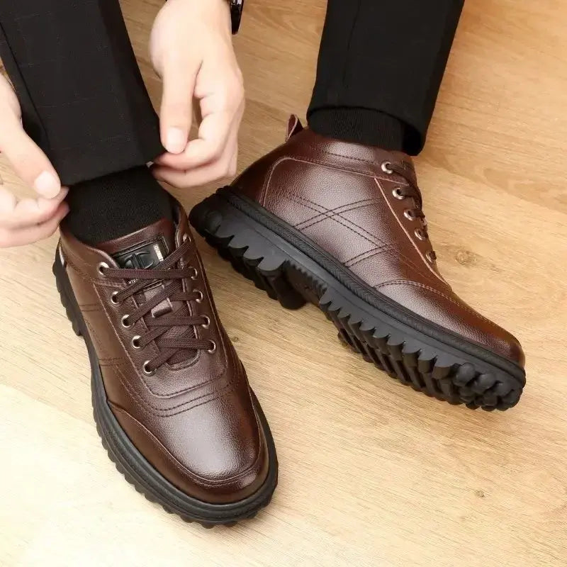 Bota Masculina de Couro Acolchoada