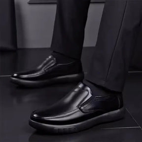 Mocassim Masculino de Couro Romenzi RZ303